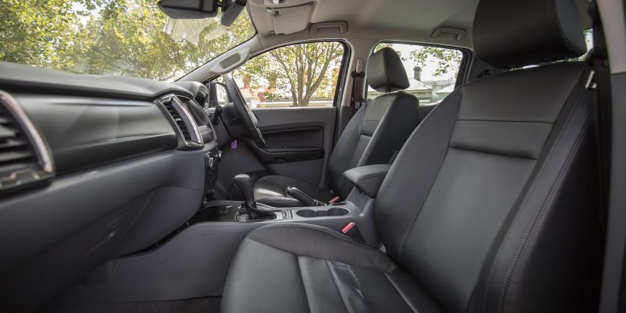 Интерьер Ford Ranger Double Cab FX4 2017 года  (AU) (фото 18 из 40)